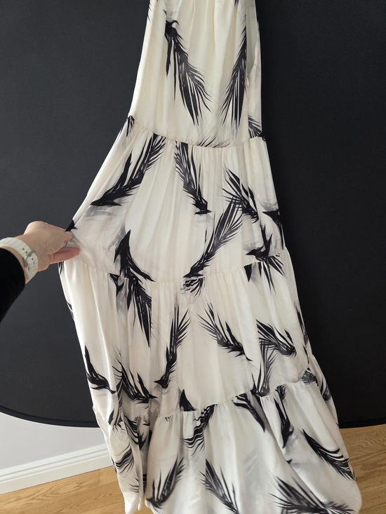 Zac Posen Dresses & Skirts - Zac Posen Cream Maxi Dress with Black Feather Print